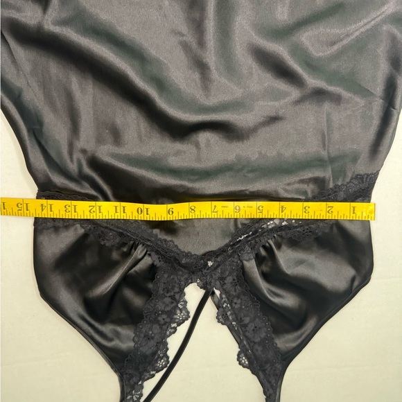 Sincerely Jules Elegant Black Satin Gown Size Medium.   #183 - Picture 11 of 13